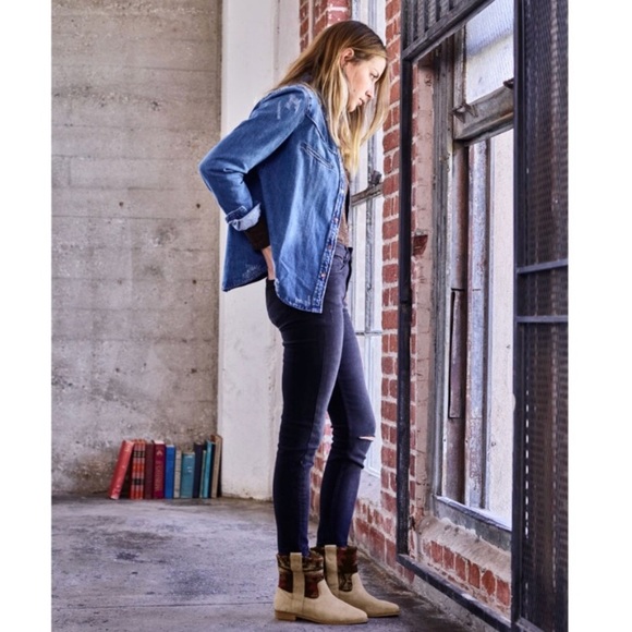 NWT Toms booties, desert taupe suede/wool, 8.5 - Picture 2 of 7